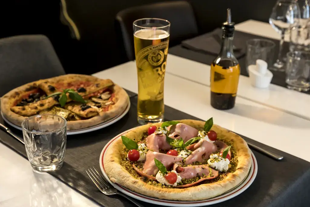 L'Oliveto_Paris_slider_image_3