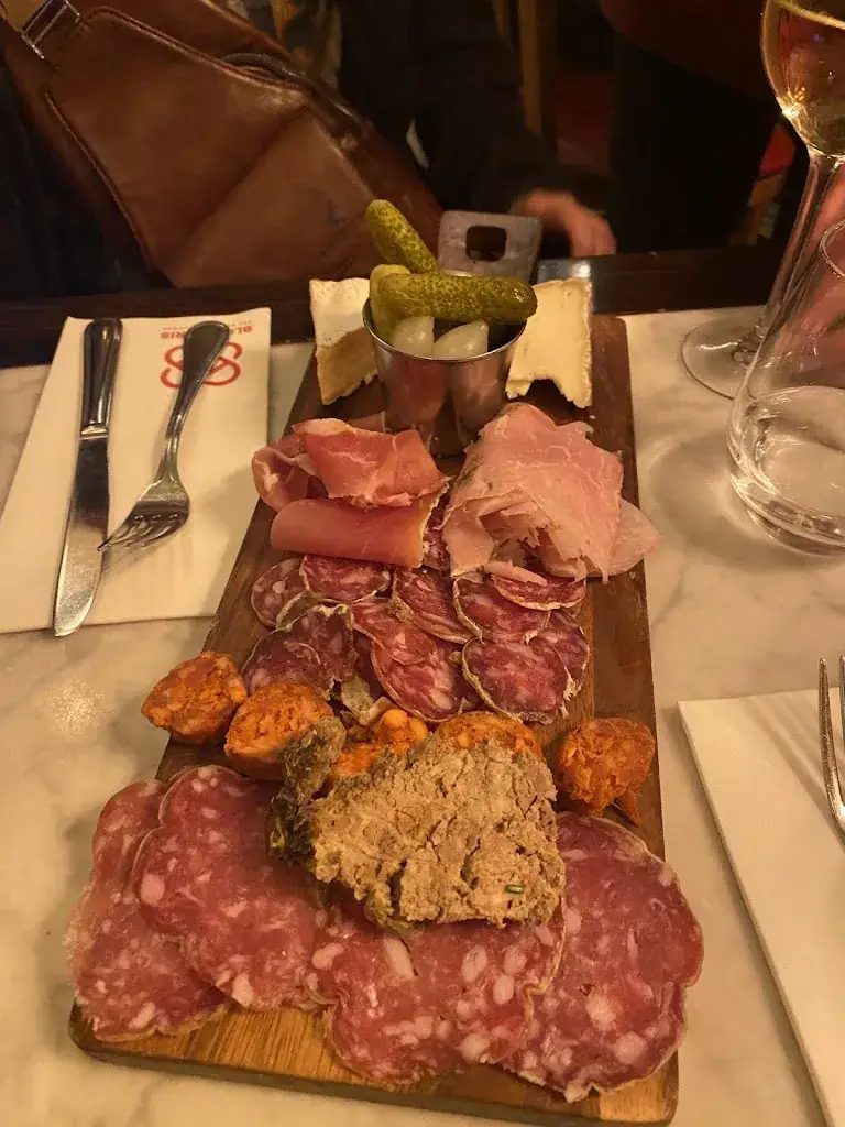 Renee Todd_Le Chai - Saint Germain_Paris_review