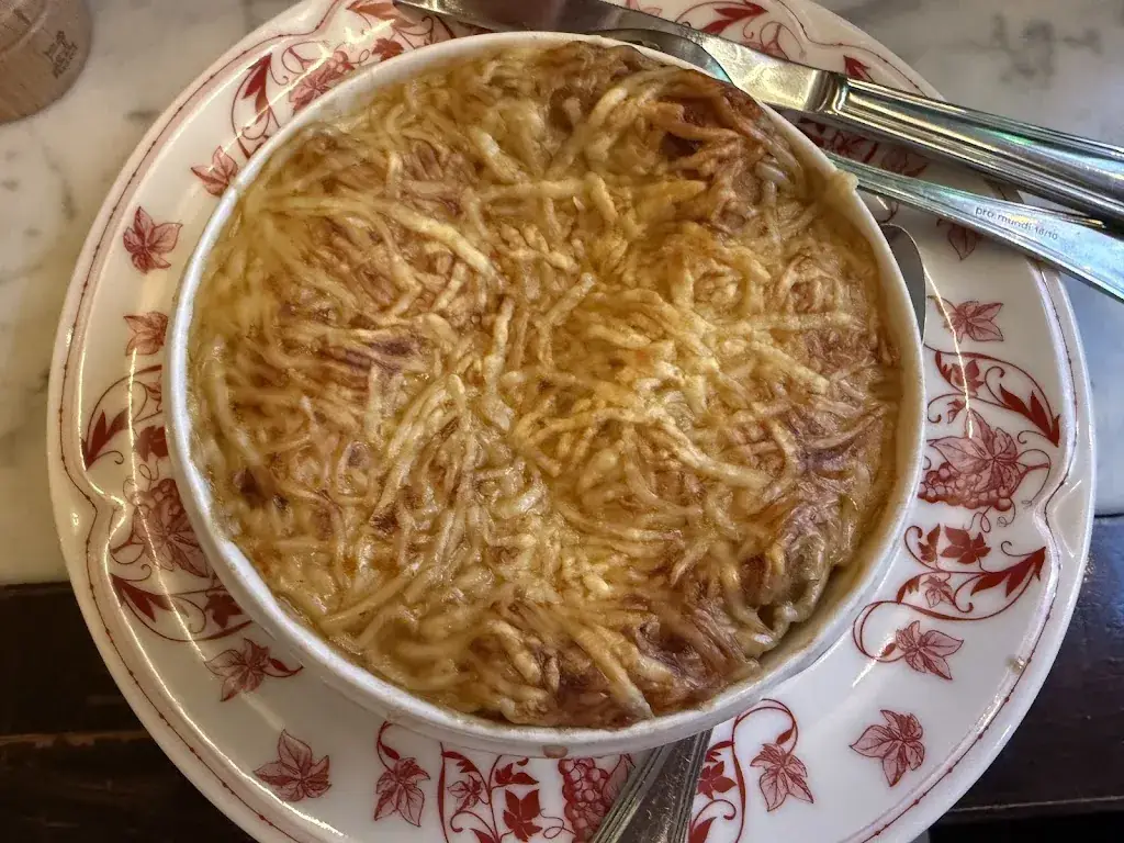 Aseel Ishhab_Le Chai - Saint Germain_Paris_review