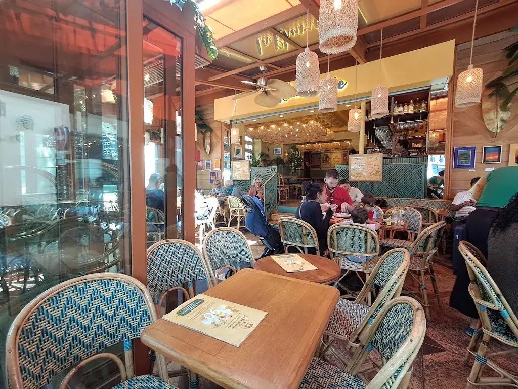 ANTONIO CARLOS BUSSADORI_La Rhumerie_Paris_review