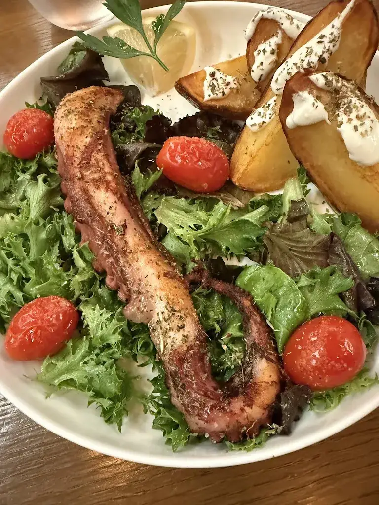 mary ann melendres_L'ouzeri Paris Odéon_Paris_review