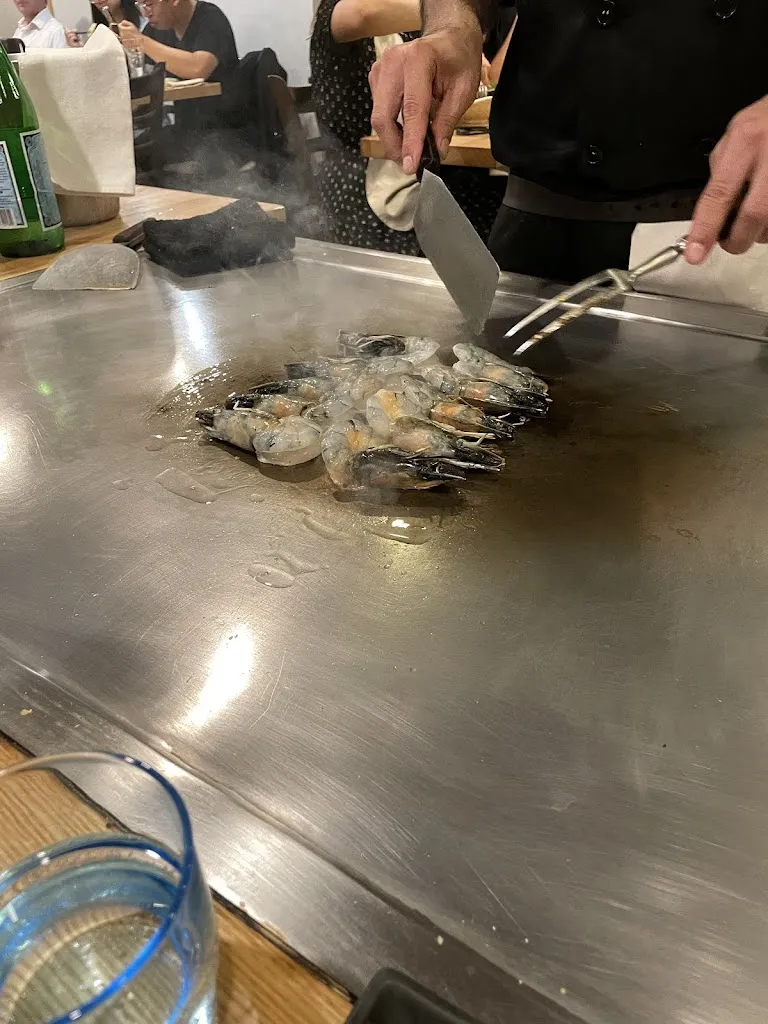 Nicolas Q_Chez Hanafousa_Paris_avis