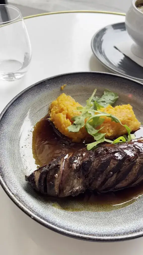 Le Paris Paris_Paris_slider_image_2