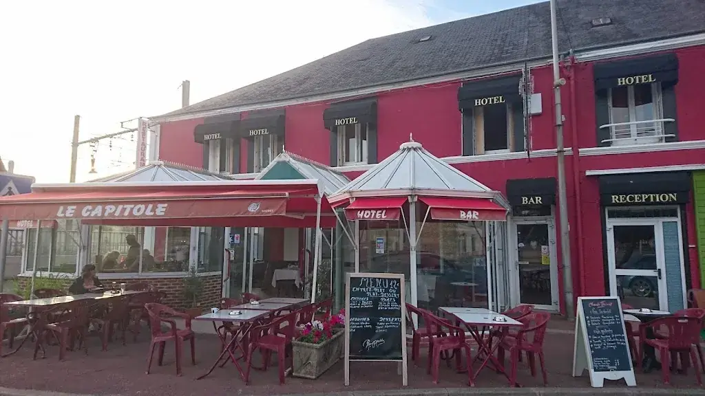 Hôtel Le Capitole restaurant in Salbris