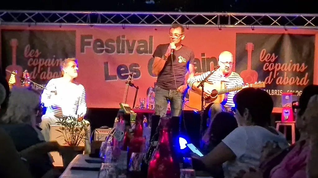 Remi Bertrand_Les copains d'abord_Salbris_review