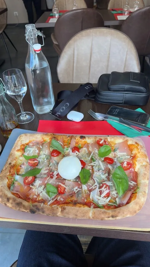 Thomas_La mangeoire_Anet_review