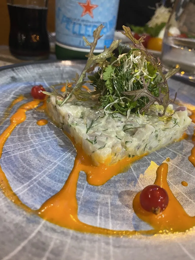 Giovana Oliveira_La Puce_Saint-Ouen-sur-Seine_review