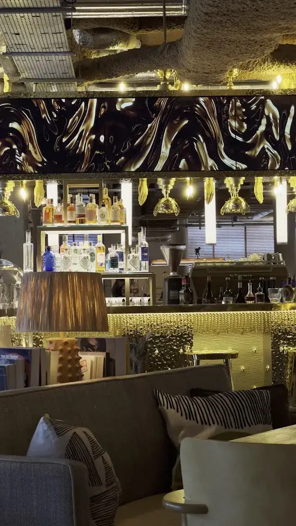 Feuille de Chou_Saint-Ouen-sur-Seine_slider_image_2