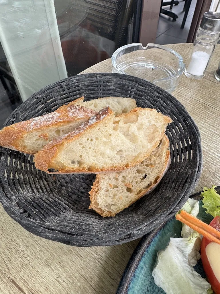 Hamza Usman_Restaurant l'Eden._Saint-Ouen-sur-Seine_review