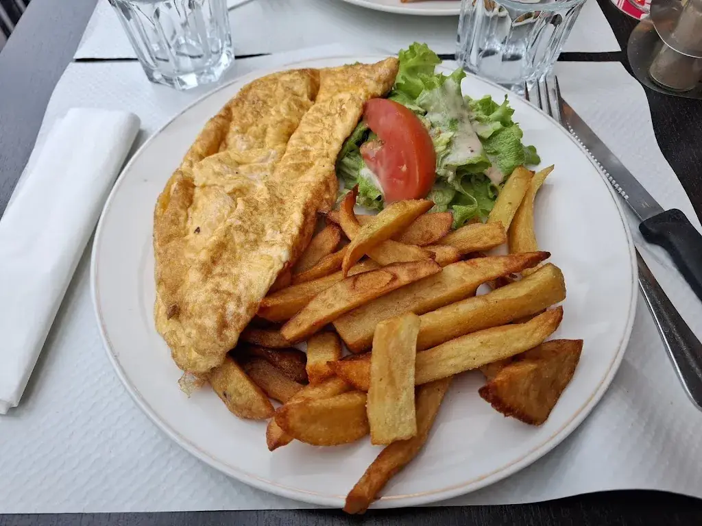 A M_Le Montmartre_Saint-Ouen-sur-Seine_review