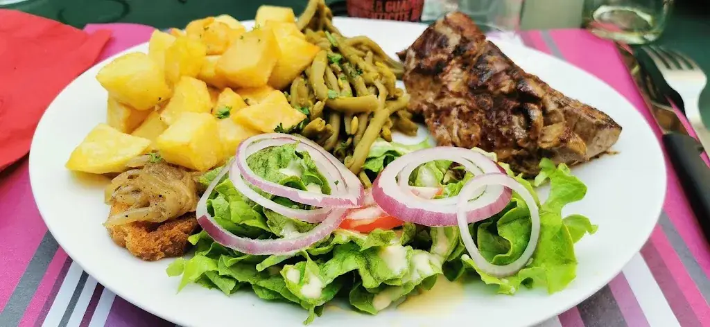 Le Saint Philippe restaurant in Saint-Ouen-sur-Seine