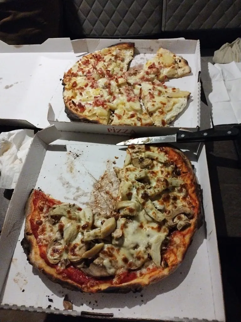 Barney Latham_Chris pizza_Sancoins_review
