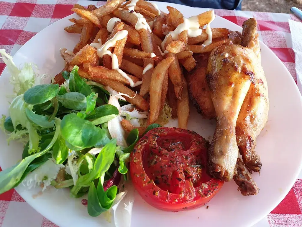 Imen Khouaja_La Guinguette Du Domino_Suèvres_review