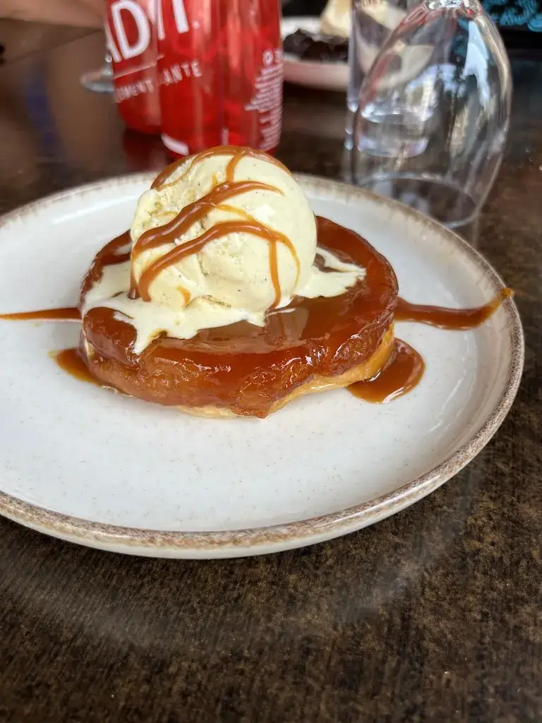 Sarl Le Grand Cafe ristorante a Brioude