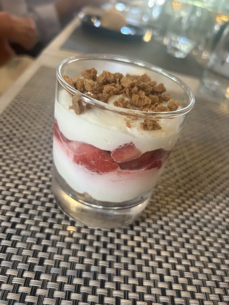 Marion Dieumegard_L'Attablée des Rochers_Courçay_review