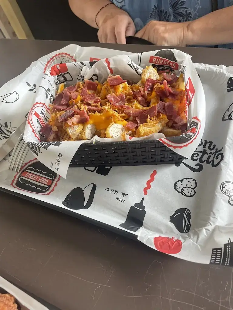 Menu_CHICKEN'MO_Tavers_image_1