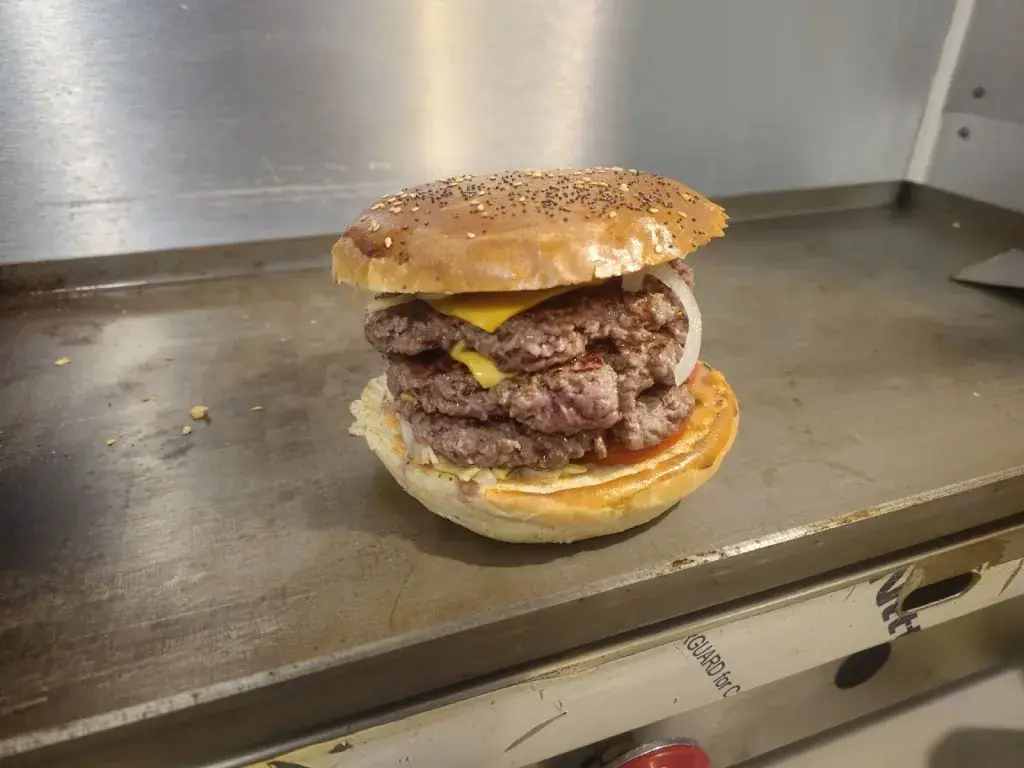 LELW restaurant in Tournon-Saint-Martin