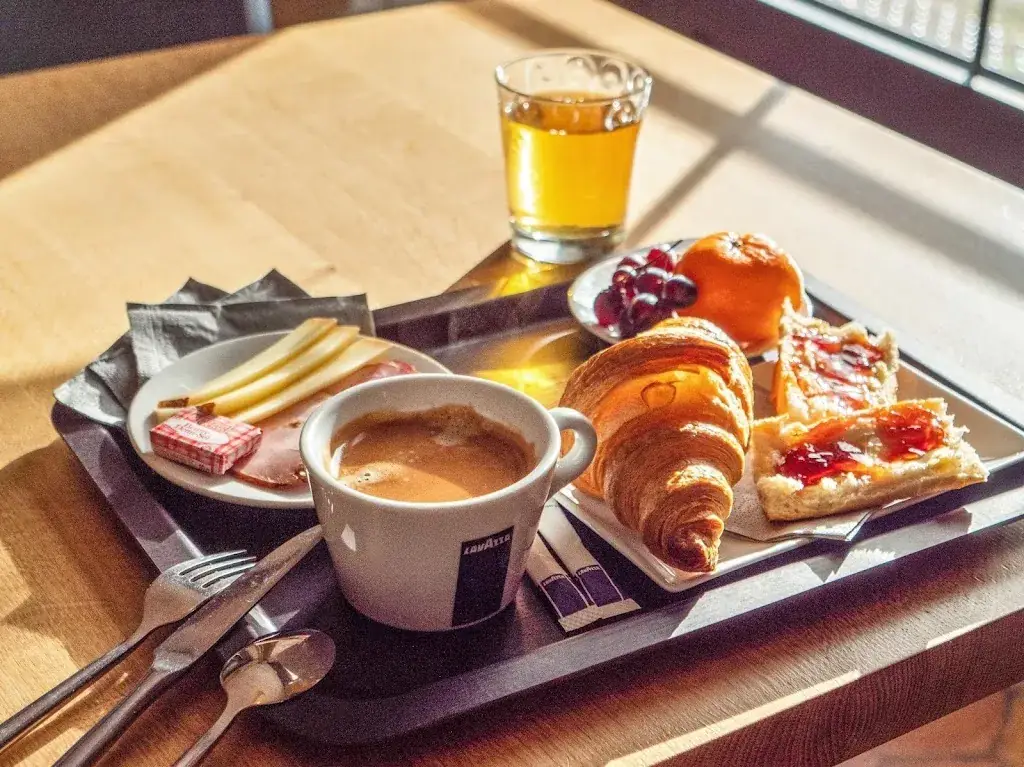 Logis Auberge de l'Abbaye_Thiron-Gardais_slider_image_3