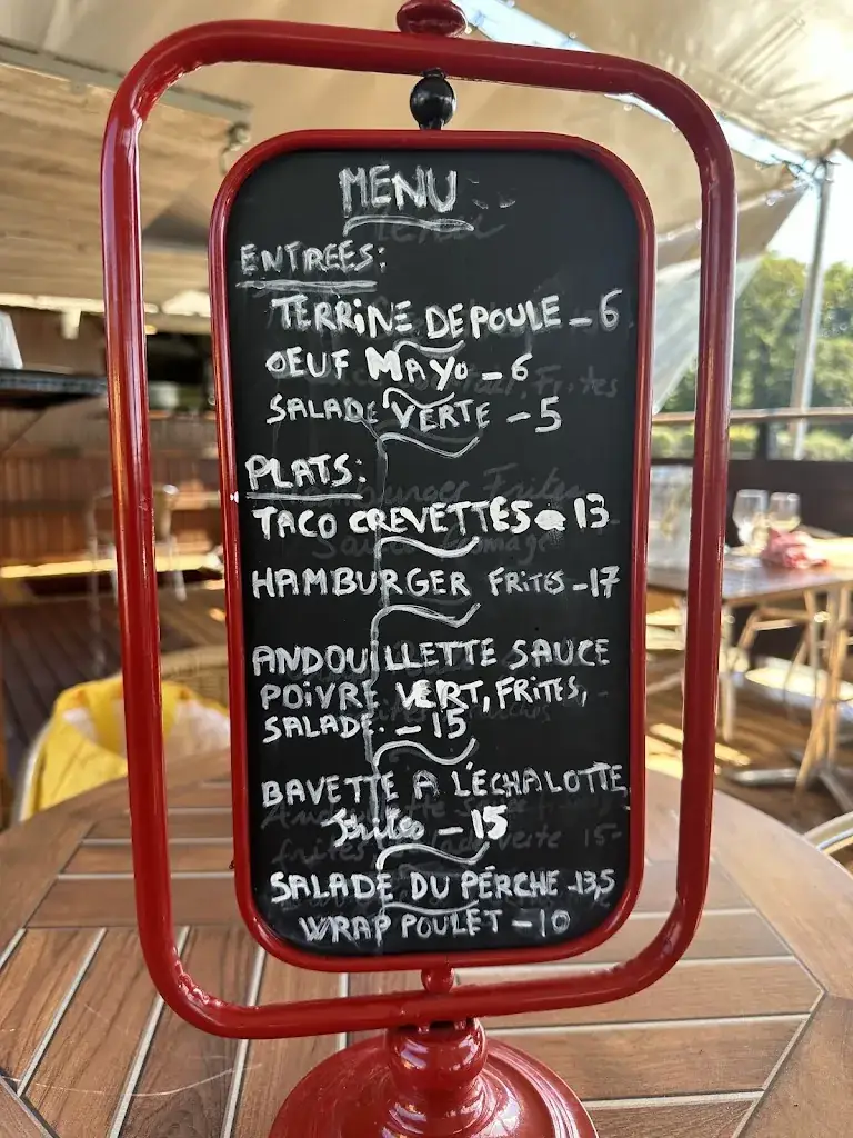 Théo Pomies_Terrasse de l'étang_Saintigny_recensione