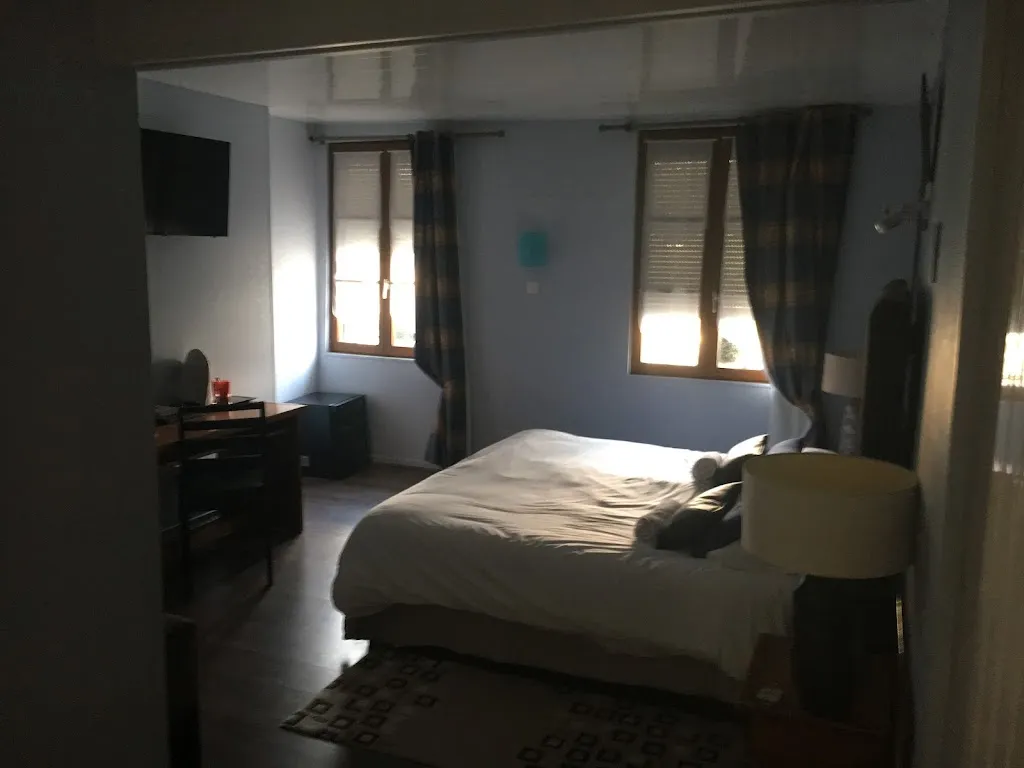 Logis Auberge de la Pomme de Pin_Senonches_slider_image_1