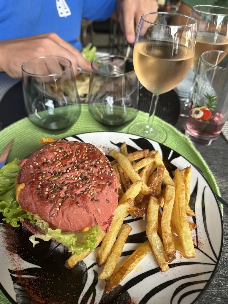 clemence jolly_Etape A20_Vatan_review