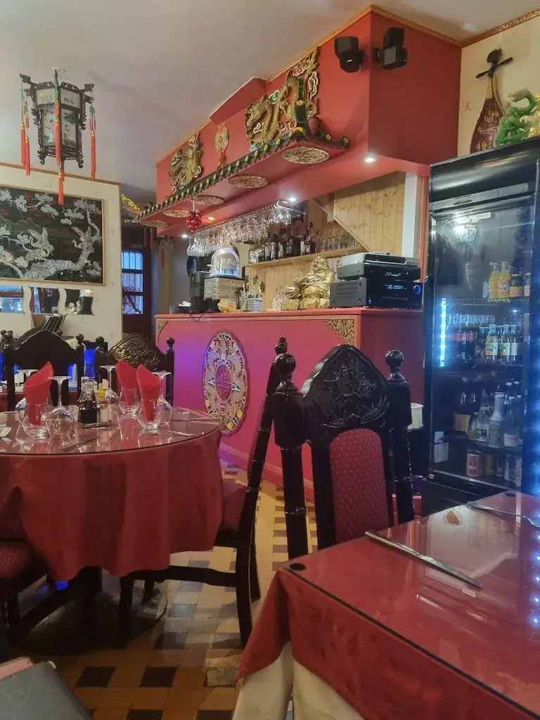 M. P._Nems Saigon_Ambert_review