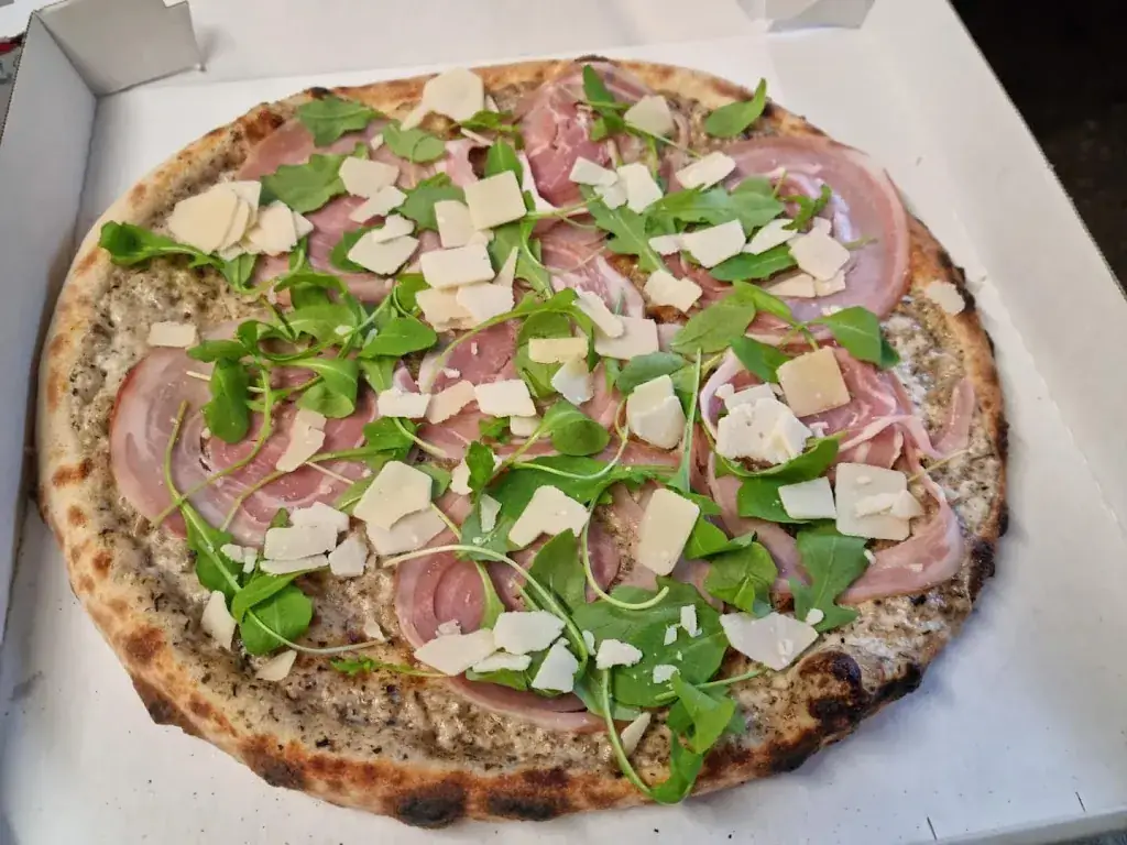 Luc Luky13_Pizzas Régis_Theillay_recensione