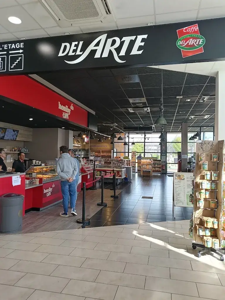 Andrey Mihal_Del Arte_Theillay_review