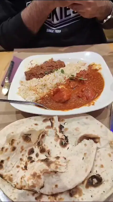 Mutte ur Rehman_BABA CHEESE NAAN_Sainte-Geneviève-des-Bois_reseña