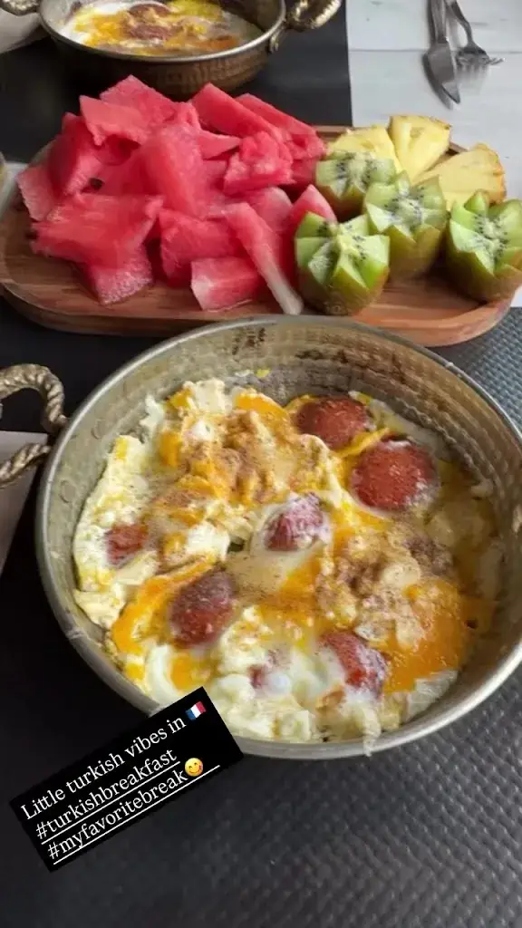 Shama Sikander_SESAME CAFÉ_Sainte-Geneviève-des-Bois_review