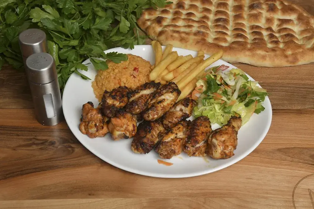 Mani_Sainte-Geneviève-des-Bois_slider_image_3