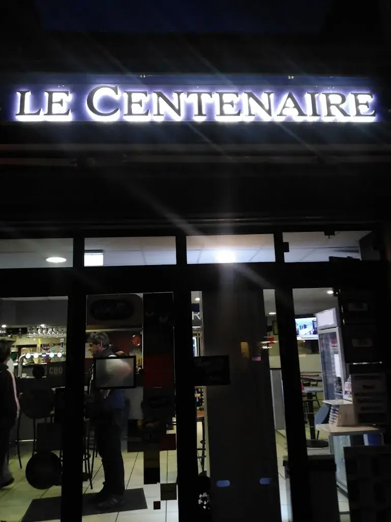 le centenaire vernou sur brenne restaurant in Vernou-sur-Brenne