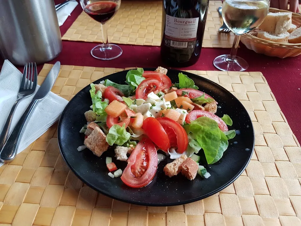 Suzanne Houston_L'Auberge de la Croix Blanche_Combreux_review