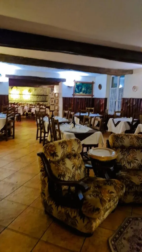 L'Auberge de la Croix Blanche restaurant in Combreux