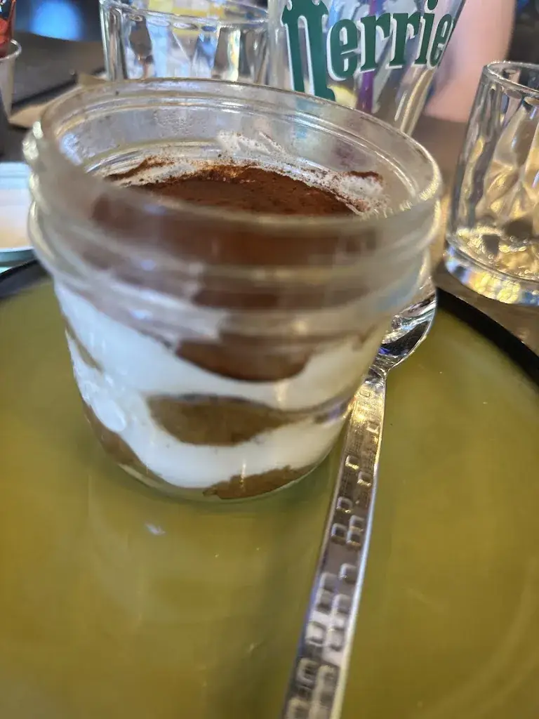 Dominique Sestillange_Le Rendez-Vous_Vineuil_review