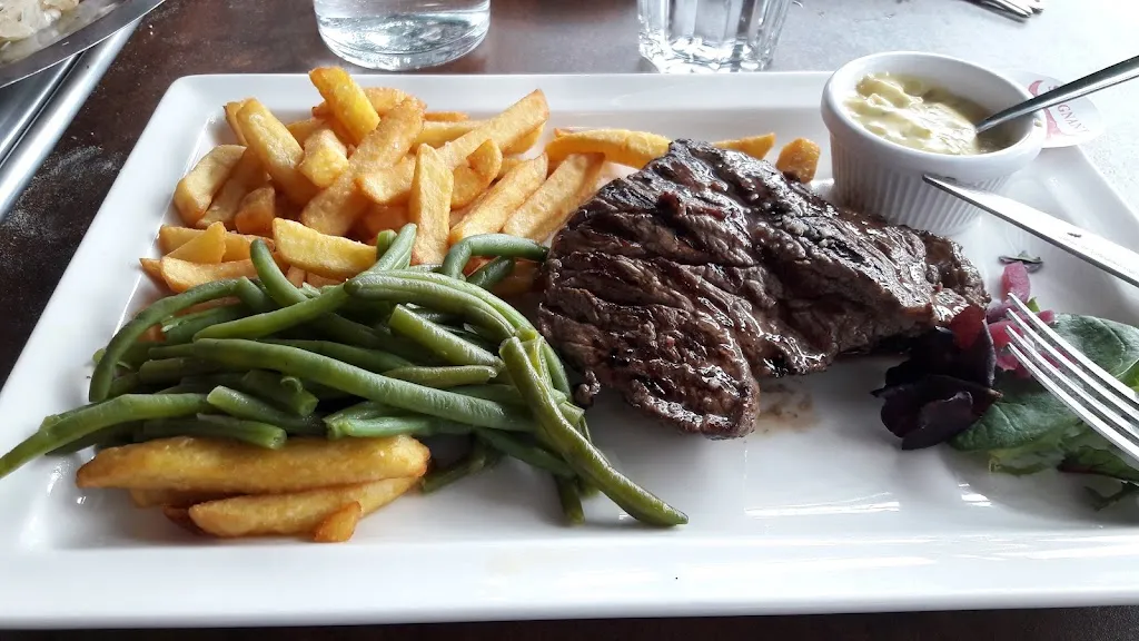 La Taverne_Saint-Gervais-la-Forêt_slider_image_2