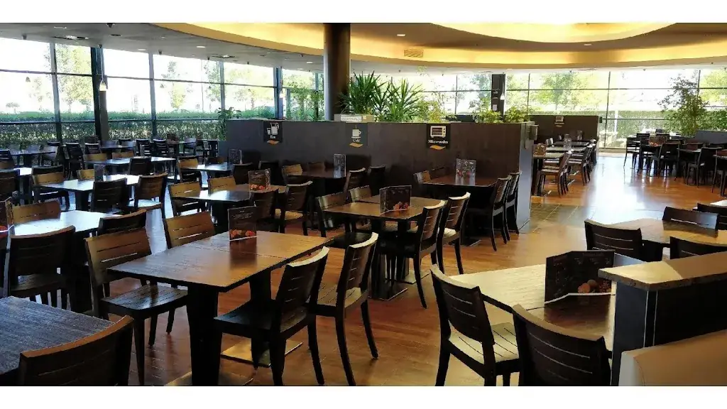 Carrefour Cafétéria restaurant à Blois