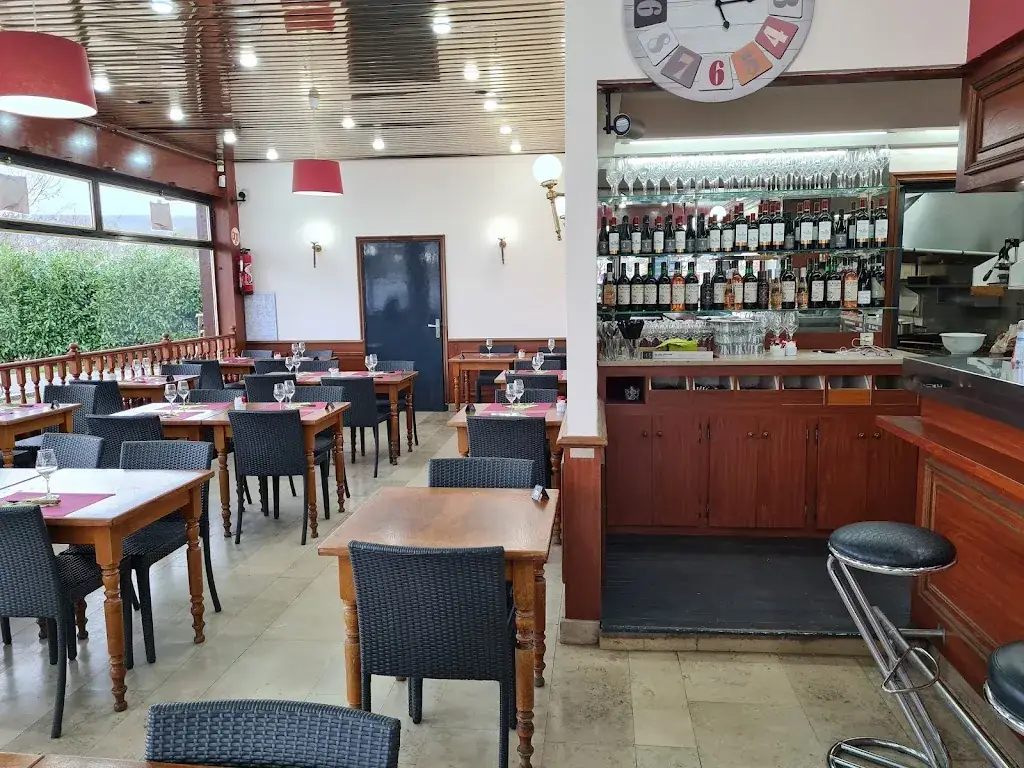 Brasserie Du Val De Seine. restaurant à Vernouillet