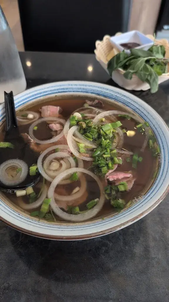 Axel Vandendriessche_Pho du Val de Seine_Vernouillet_review