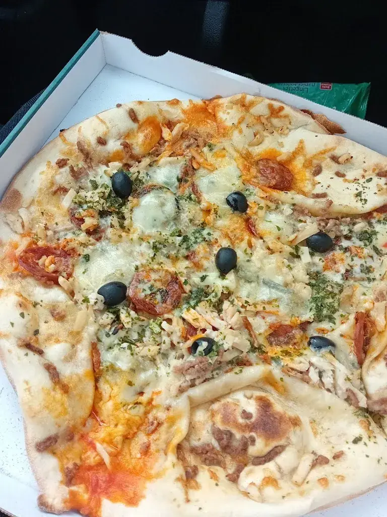 yoann darreau_Kiosque à Pizzas Voves_Vovéens_review