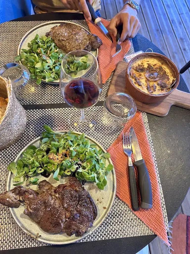 Senna Djissenou_U cicarnu_Borgo_review