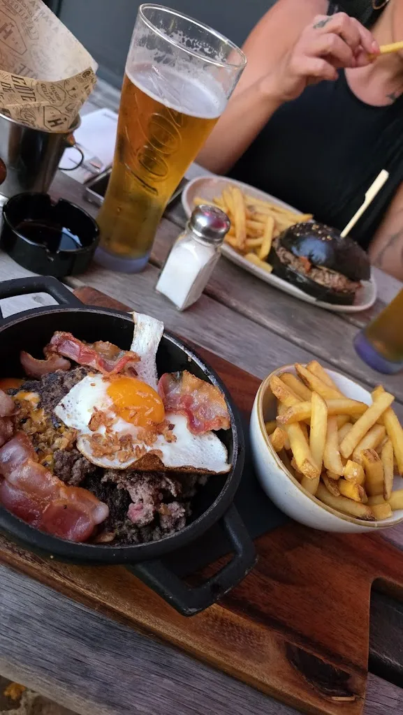 GSA1250_Hippopotamus_Troyes_review