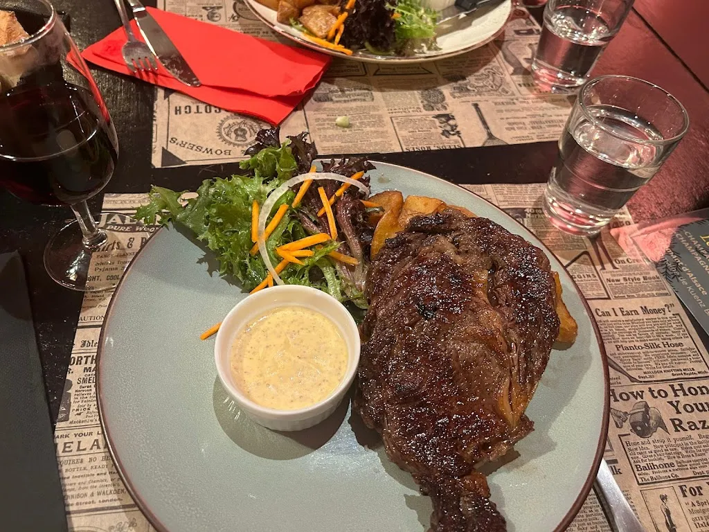 Nour Matta_Aux oiseaux de Passage_Troyes_review