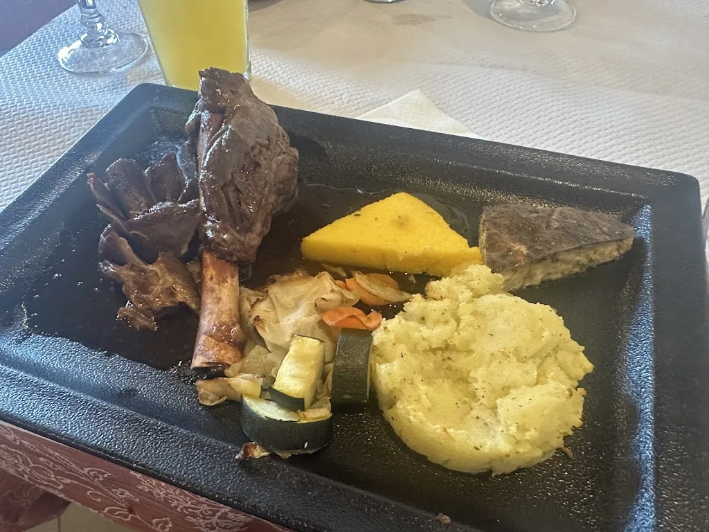 M C_U Castillé_Bonifacio_review