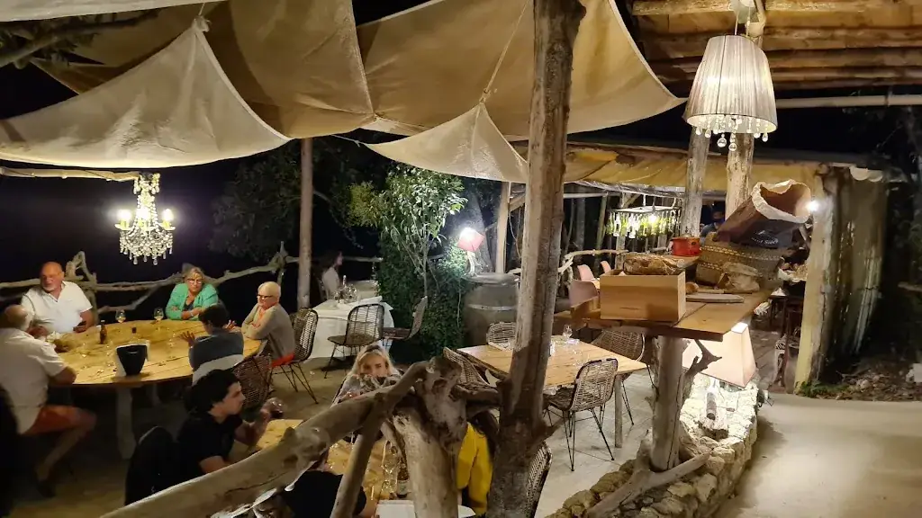 Alexander T. Stampfl_Restaurant Veni e posa lieu unique en corse Aleria_Aléria_review