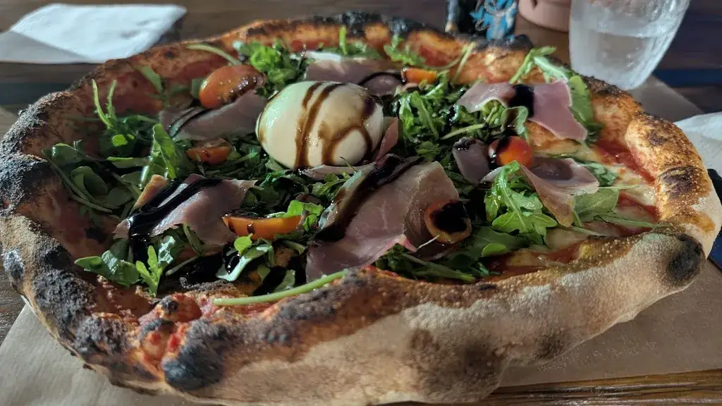 Pizza Bianca_Aléria_slider_image_1