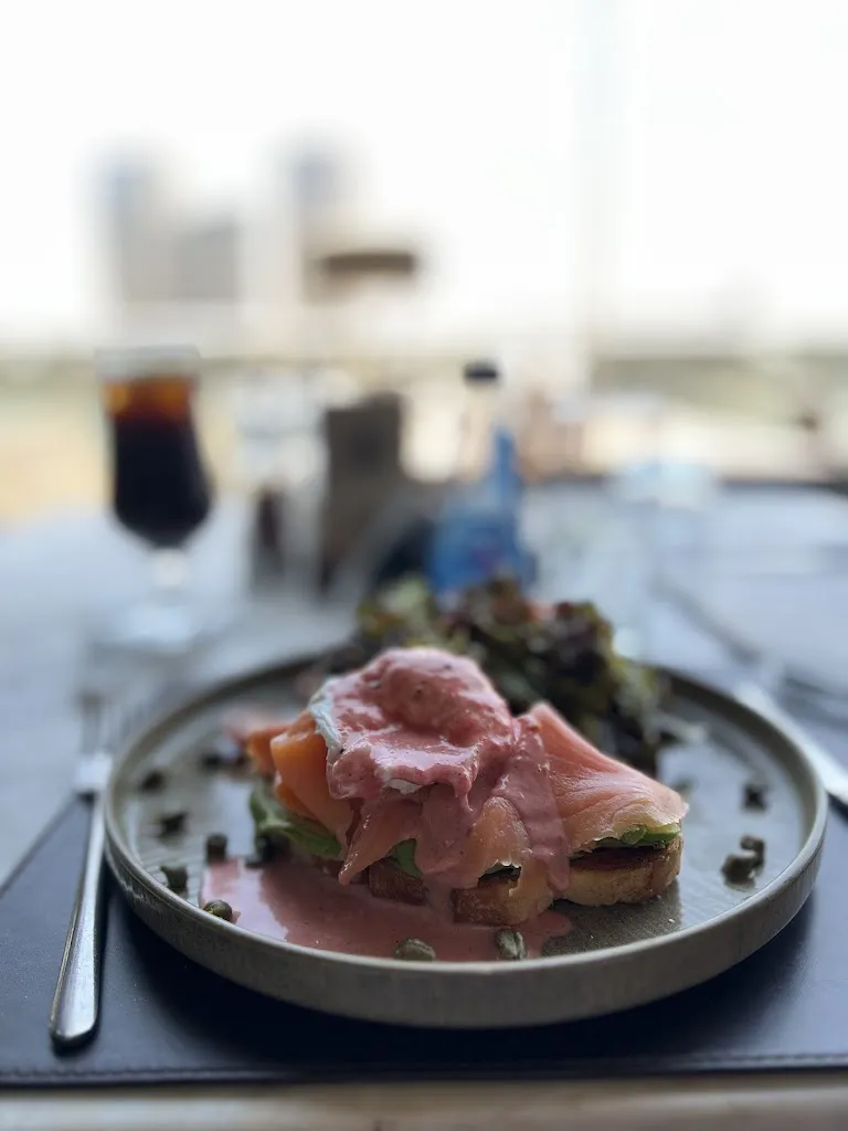 B “Mentorpreneur”_Crimson Bar & Grill_Egypt_review