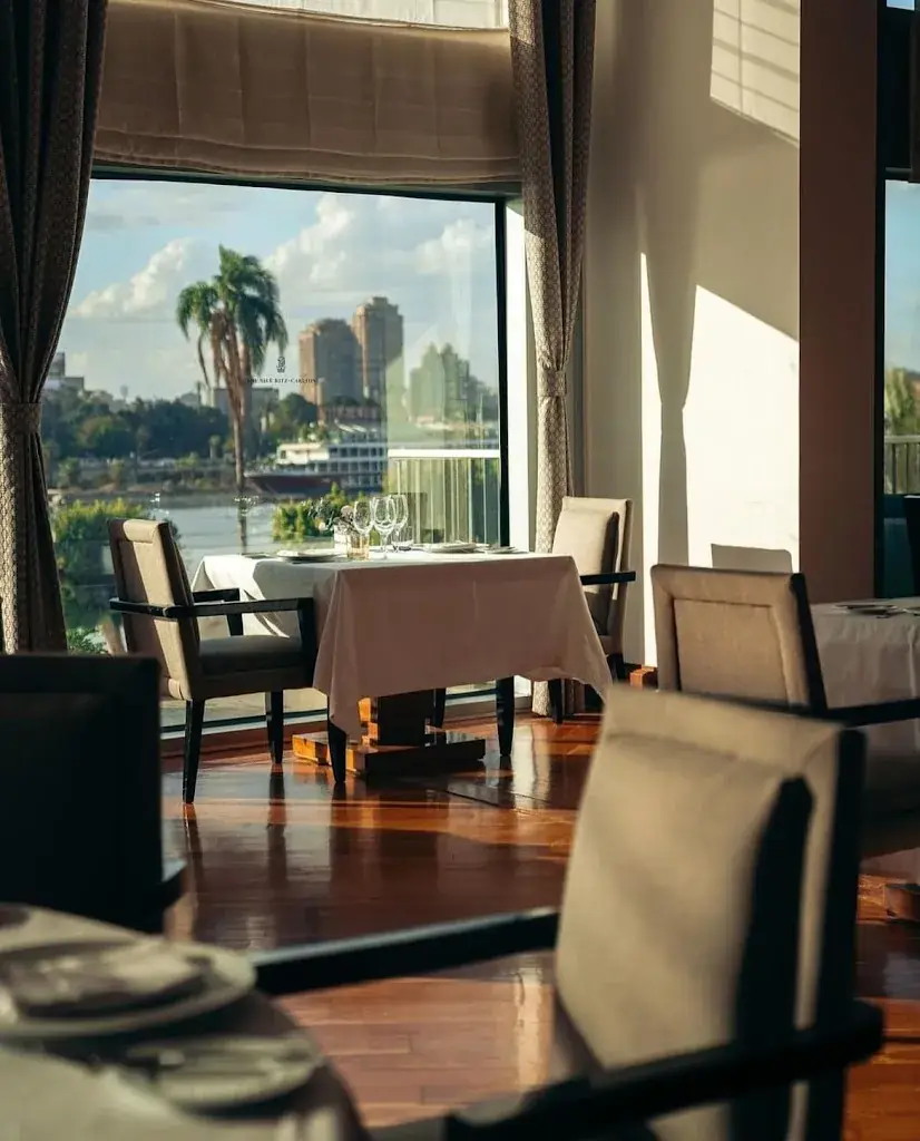 Vivo-the nile Ritz-Carlton restaurant in Egypt