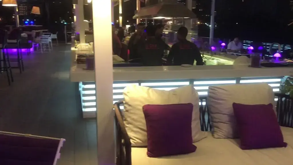 Le Deck_Egypt_slider_image_2