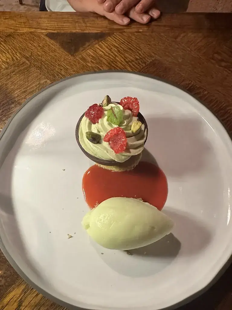 Annie Gregory_Auberge du Coucou_Calvi_review